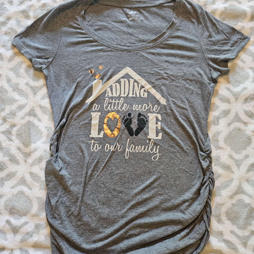 Maternity Gray Graphic Tee with Family Love Design